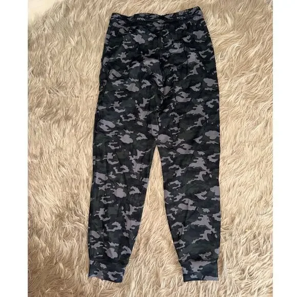 New Fabletics High Waisted Performance Jogger Camo Womens size M - Picture 6 of 6